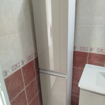 Koçtaş Banyo Dolabı Montaj Sorunu: Güvenlik Endişesi
