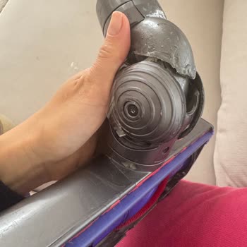 Dyson V10 Motorbar Head Keeps Breaking – No Support After Warranty Ends