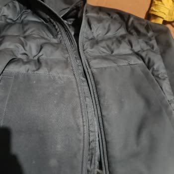 Kışlık Montta Renk Atması Ve Etiket Sorunu