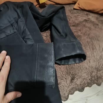 Kışlık Montta Renk Atması Ve Etiket Sorunu