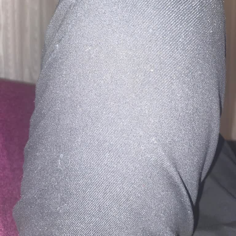 Siyah Pantolonlarda Tüy Toplama Sorunu