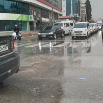 Ana Yoldaki Tehlikeli Çukur: Motosiklet Kazası