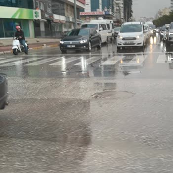 Ana Yoldaki Tehlikeli Çukur: Motosiklet Kazası