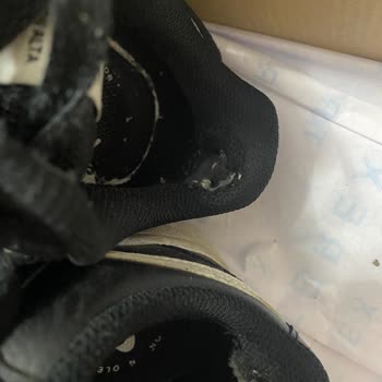 Nike Ayakkabının Hızla Yıpranması Ve Mağaza İlgisizliği