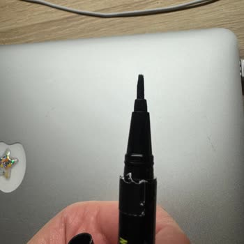 Maybelline Eyeliner Hayal Kırıklığı: Soluk Renk Ve Kötü Müşteri Hizmetleri