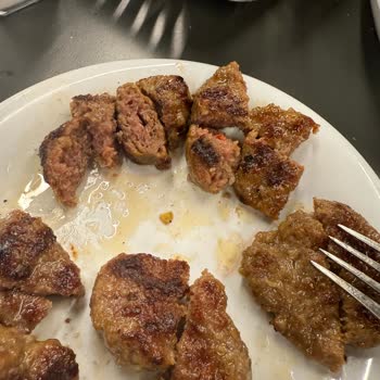 Köfteci Yusuf'ta Evcil Hayvan Krizi Ve Pişmemiş Köfteler!