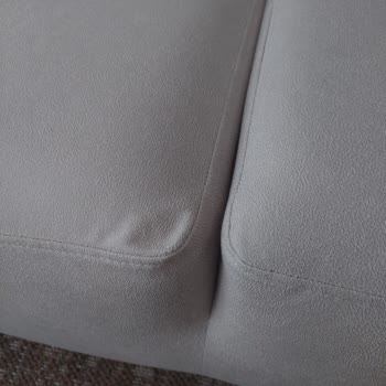 Defolu Koltuklar Ve İletişim Eksikliği