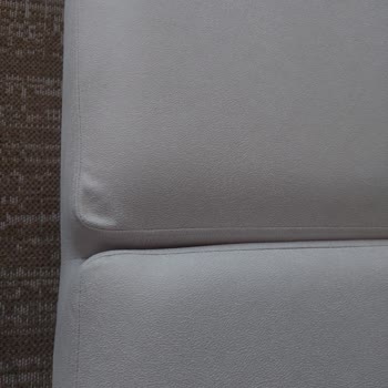 Defolu Koltuklar Ve İletişim Eksikliği