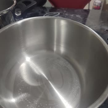 Emsan Düdüklü Tencere Zemindeki Beyaz Lekeler