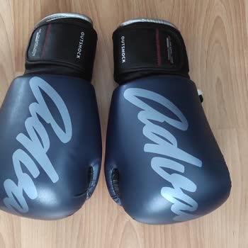 Decathlon'da İade Sorunu: Kullanılmamış Eldivenler Reddedildi