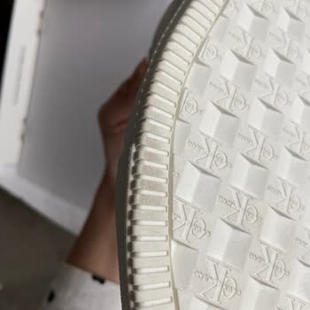 Calvin Klein Yanlış Ve Kirli Ayakkabı Teslimatı: İade Sürecinde Mağduriyet