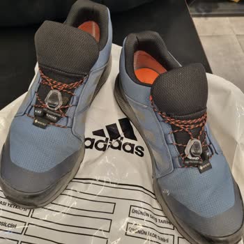 Adidas Ayakkabıda 7 Gün İçinde Yırtılma Ve Sökülme
