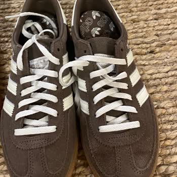 Aylarca Beklenen Ayakkabıda Hayal Kırıklığı: Boya Hatası Ve Kalite Sorunu