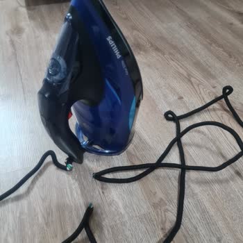 Philips Azur Elite Ütüde Güvenlik Riski: Kırışan Kablo