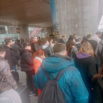 Otobüs Kaosu Ve Zarar Gören Eşyalar