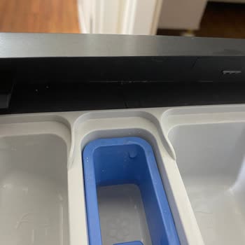 Beko Çamaşır Makinesi Yer Değiştiriyor Ve Çok Ses Çıkarıyor!