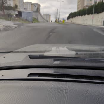 İstanbul Büyükşehir Belediyesi'nin Asfalt Fiyaskosu: 15 Günde Dökülen Yollar!