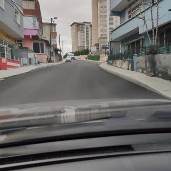 İstanbul Büyükşehir Belediyesi'nin Asfalt Fiyaskosu: 15 Günde Dökülen Yollar!