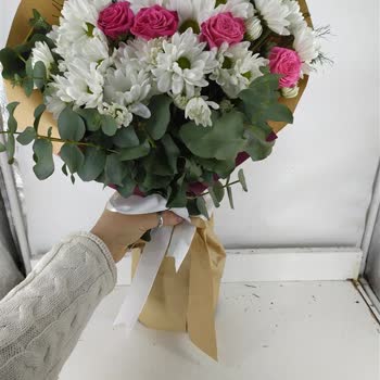 Yanlış Çiçek Siparişi Ve Yetersiz Müşteri Hizmetleri