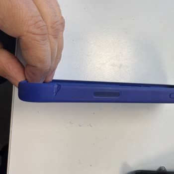 MagSafe Silicone Case for iPhone 16 Pro Max Peeling Apart—Not Durable
