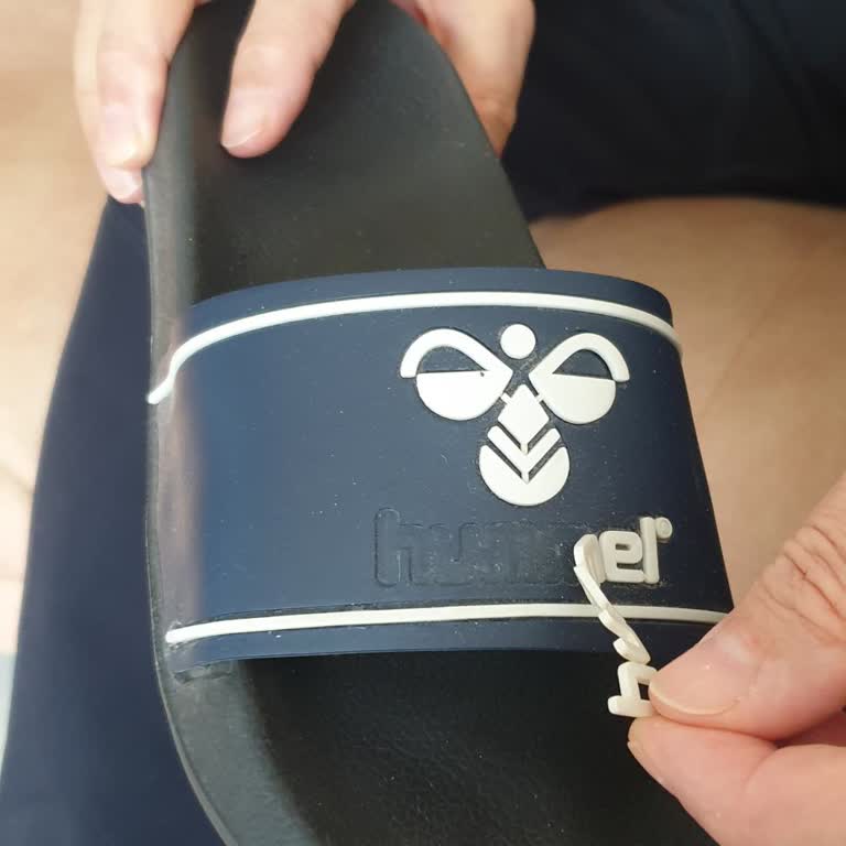 Orijinal Sanılan Terlik Hayal Kırıklığı Yarattı