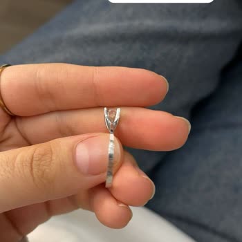 Evlenme Teklifinde Hayal Kırıklığı: Kusurlu Yüzük Sorunu