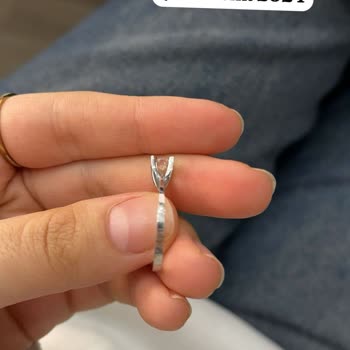 Evlenme Teklifinde Hayal Kırıklığı: Kusurlu Yüzük Sorunu