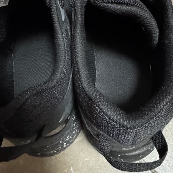 Asics Shoes Worn Only Twice – Rapid Deformation and Cracking