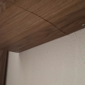 Hatalı Montajla Çatlayan Kitaplık Sorunu