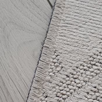 Şiraze Halı: Hızla Eskitilen Yılların Pişmanlığı