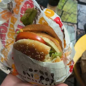 Burger King, pedido llega aplastado y frío, solicito reembolso