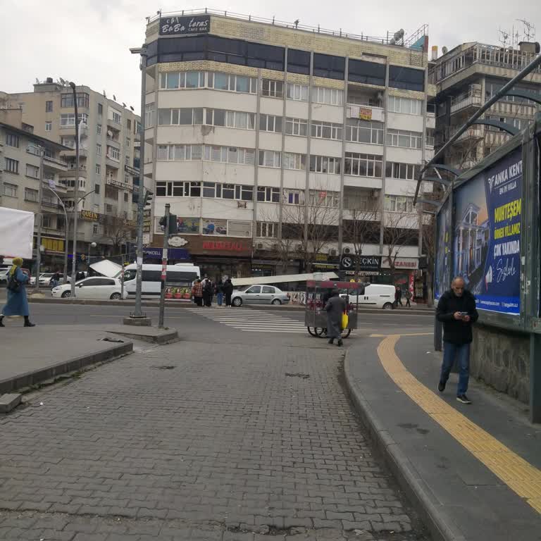 Ziraat Bankası Şubesinde İlgisizlik Ve Zaman Kaybı