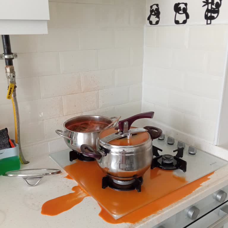 BİM Berlin Düdüklü Tencere Patladı