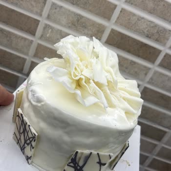 Taze Diye Satılan Ekşi Pasta Skandalı