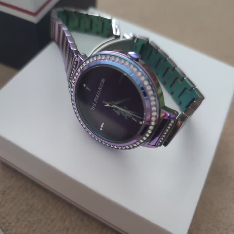 Teşhir Ürünü Saat Ve Ulaşılamayan Müşteri Hizmetleri