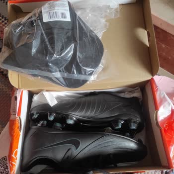 Yanlış Ürün Gönderimi: Çanta Yerine Şapka!