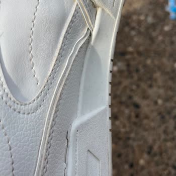 Stradivarius Ayakkabılarında Kalite Sorunu Ve İletişim Eksikliği