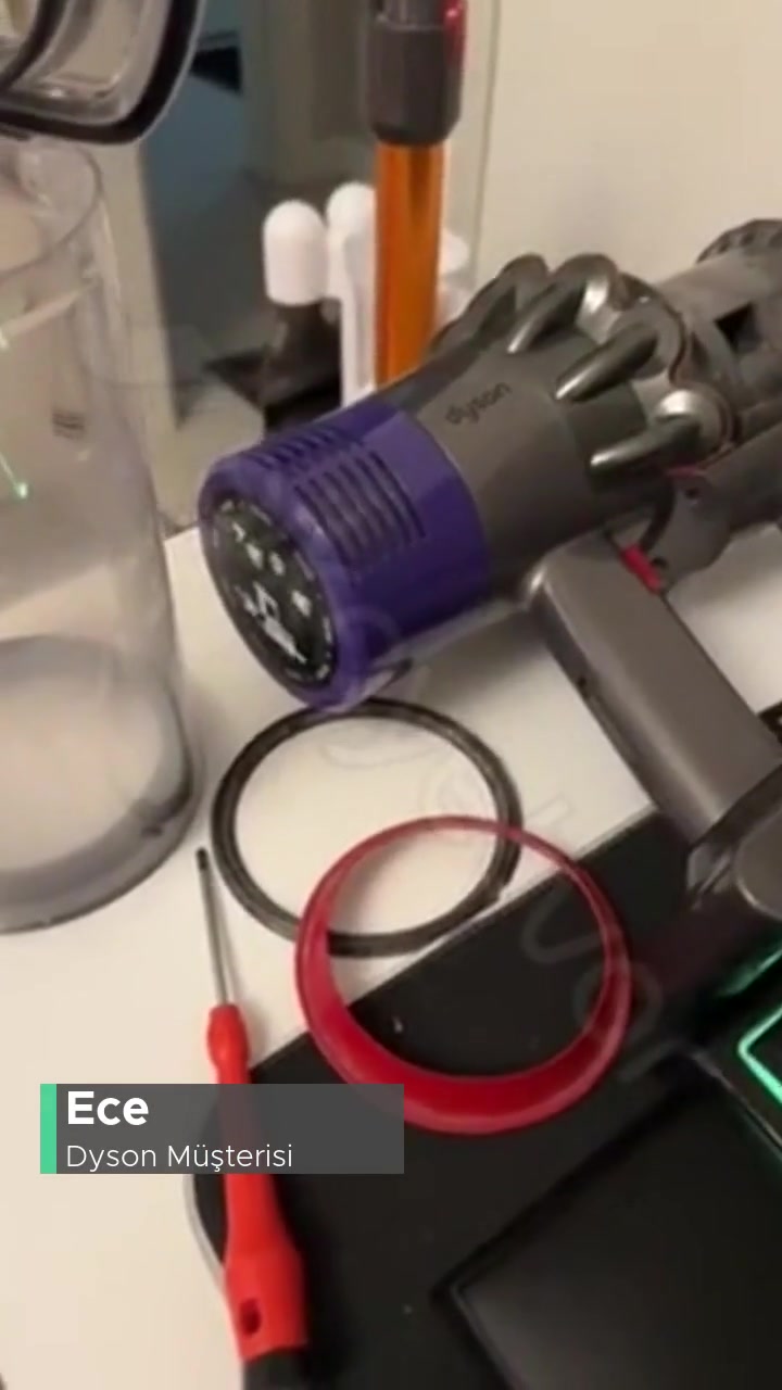 Dyson V10 Kırmızı Lastik Düşüyor! videonun kapak resmi