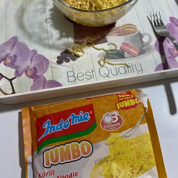 Noodle Paketinden Çıkan Şok Edici Cisimler