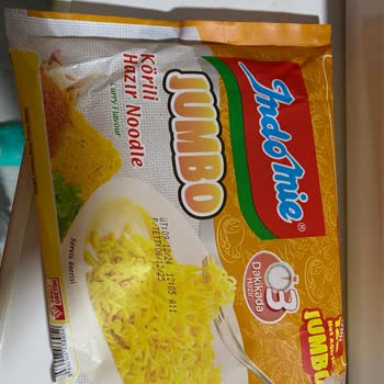 Noodle Paketinden Çıkan Şok Edici Cisimler