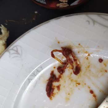 Kahvaltılık Sosun İçinden Çıkan Şaşırtıcı İp