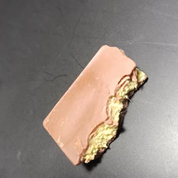 Çikolata İçinde Beklenmedik Yabancı Madde Şoku