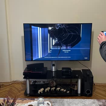 Kırık Televizyon Ve İki Firma Arasında Kalan Müşteri