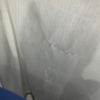 Taç Perde Kalitesizliği Ve Mağaza İlgisizliği