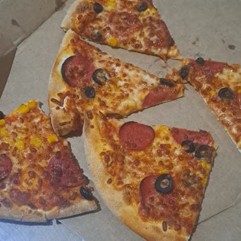 Yanıltıcı Görsellerle Teslim Edilen Pizza Hayal Kırıklığı