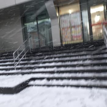 BİM Merdivenlerinde Güvenlik Sorunu: Kaymaz Yüzey İhtiyacı