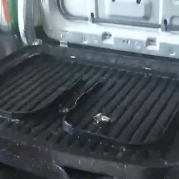 Korkmaz Tost Makinesi Üst Izgarası Düşüyor, Çözüm Bekliyoruz