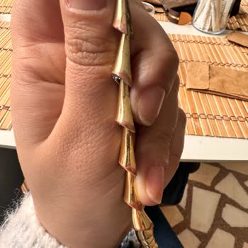 Çelik Diye Aldık, Paslandık!