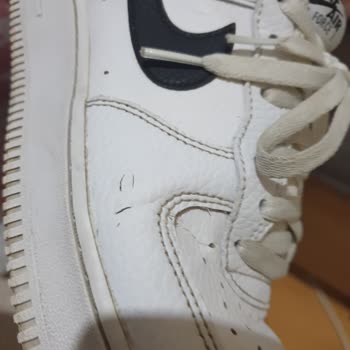 Nike Ayakkabının Beklenmedik Parçalanması