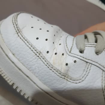 Nike Ayakkabının Beklenmedik Parçalanması